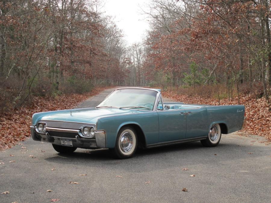  Lincoln Continental Convertible (74A) 1961 года  (фото 24 из 30)